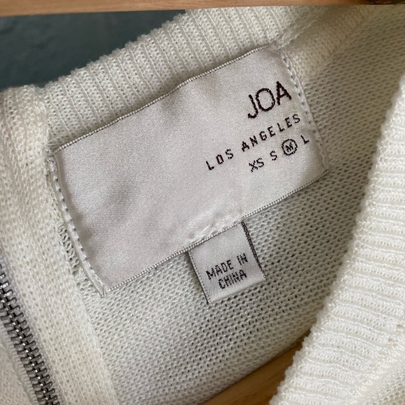 J.O.A. Sexy sweater shirt with zip up back - Picture 4 of 6